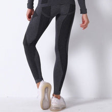 Load image into Gallery viewer, Izzy Seamless Leggings - Black
